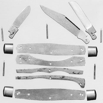 Three-blade stockman pocketknife kit available in kit form for customisers.